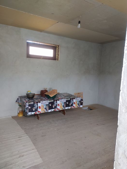 Зудлик бн Ховли уй сотилади!!!