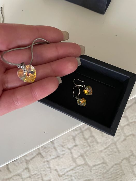 Комплект колие и обеци с кристали Swarovski