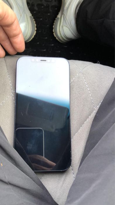 Продам айфон 11