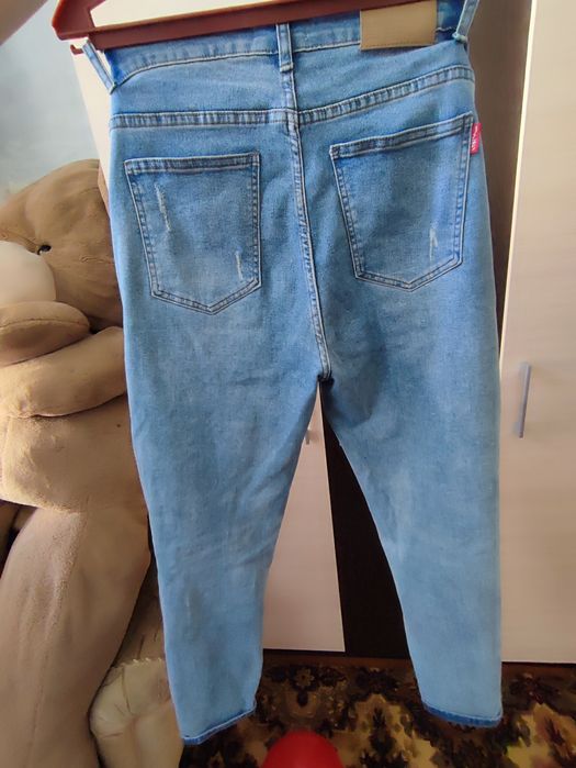Джинсы женские !