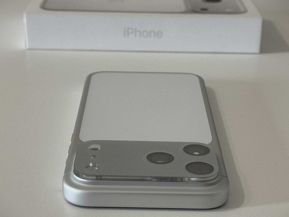 Бартер! НОВ! 24м.Гаранция! iPhone 17 Pro Max Silver (Бял) 22 Цикъла.