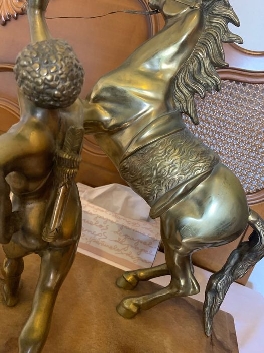 Figura de bronz  dresajul lui Bucefalo