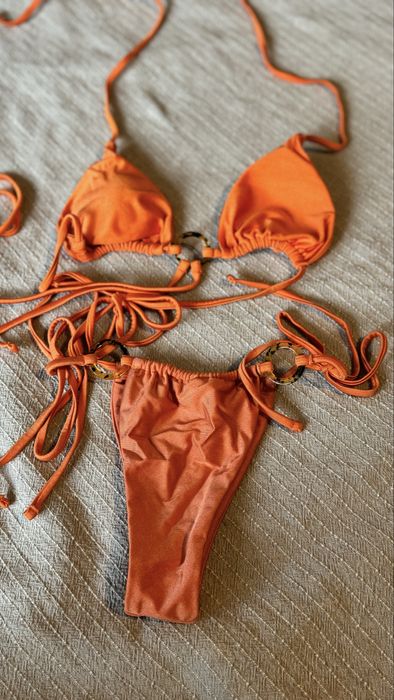 Costum de baie deosebit