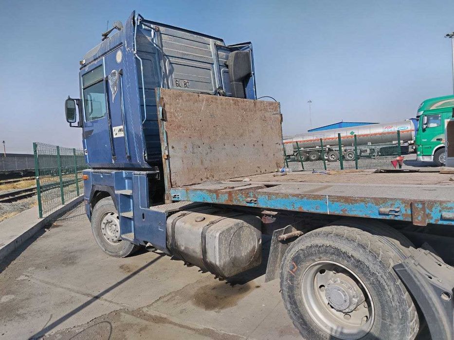 Организация продаёт тягач RENAULT