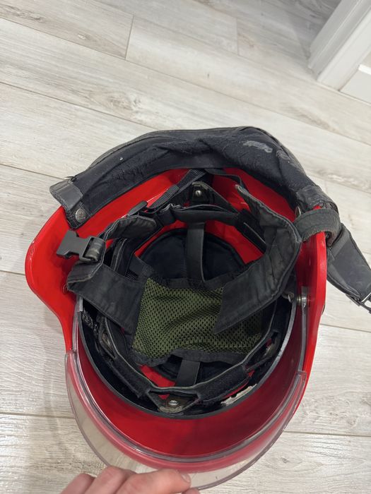 Продам пожарную каску