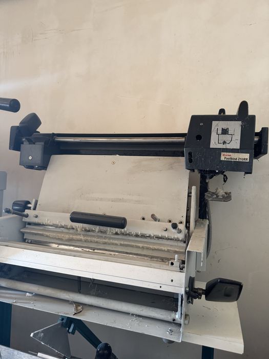 Принтер HP.  Биндер Fastbind