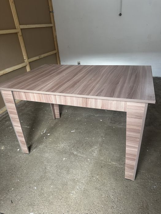 Продам стол в хорошом состоянии