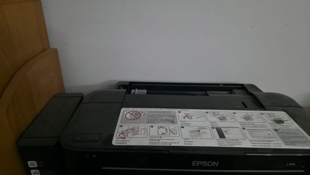 Продам цветной принтер EPSON L100