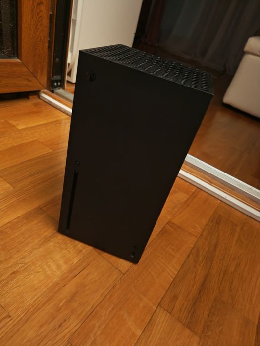 Xbox Series X 1TB + 2 controllere + Garanție 2 ani
