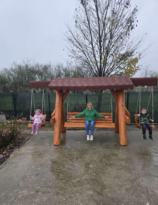 Balansoar  rustic  cu 2 leagăne  pentru copii  din lemn  masiv  set masa scaun