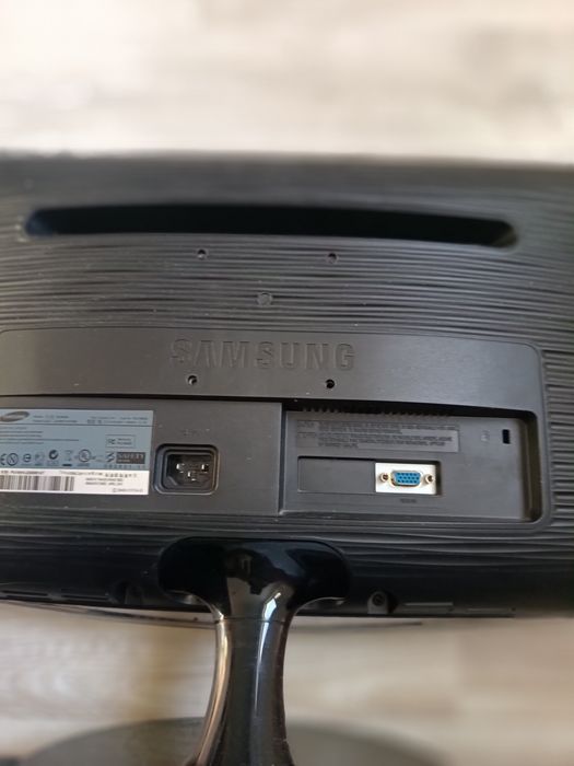 Монитор Samsung 19 дюймов