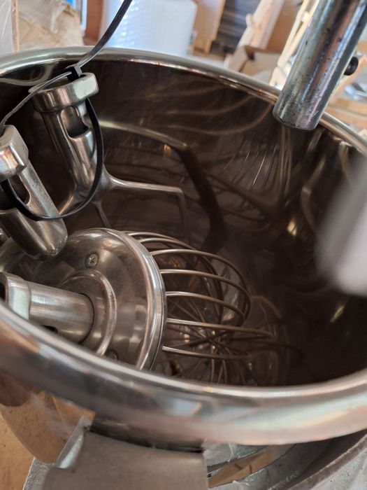 Планетарен миксер- 10,15,20,30литра.Планетарни миксери