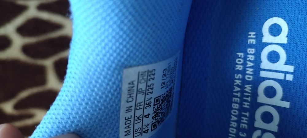 Adidas Originals mărimea 36 2/3 – ca noi, purtați doar de 2 ori