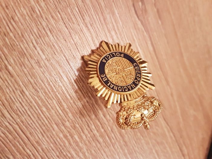 Оригинална Месингова Кокарда, Значка на Испанската полиция.