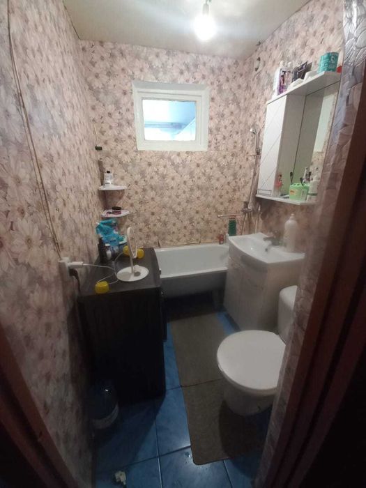 Продам 2 комн квартиру в кирпичном доме