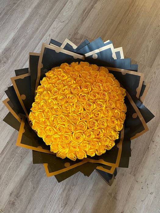 Buchete 101 trandafiri