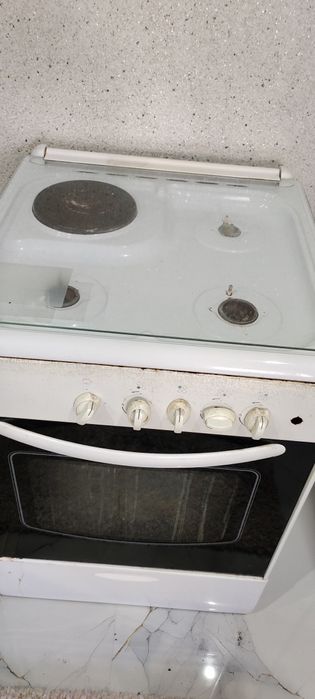 Газовая плита рабочая.