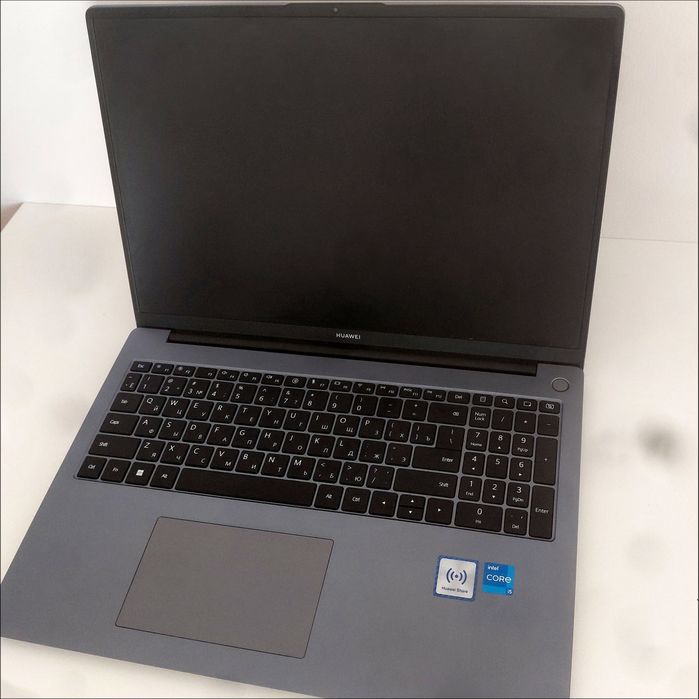 Huawei matebook D16