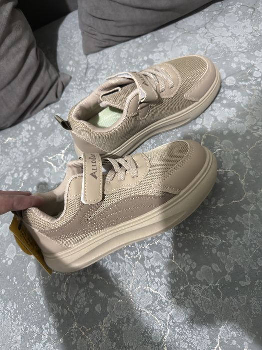 Летние кроссовки