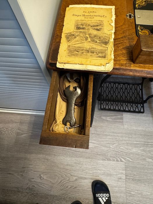 Singer mașina de cusut