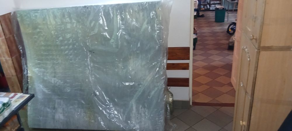 Saltea burete/spuma 180x200 grosime 20 cm Nouă