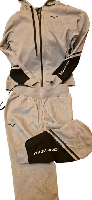 Екип и тениска Mizuno