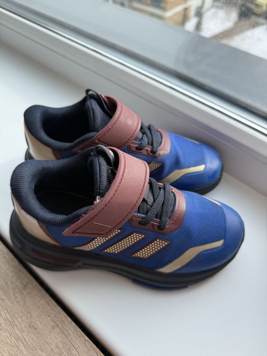 Продам кроссовкм