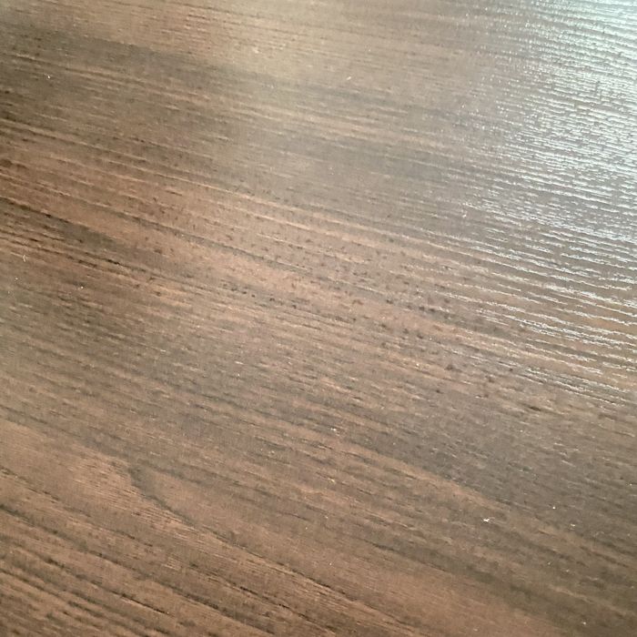 Продам стол без стульев для гостиной