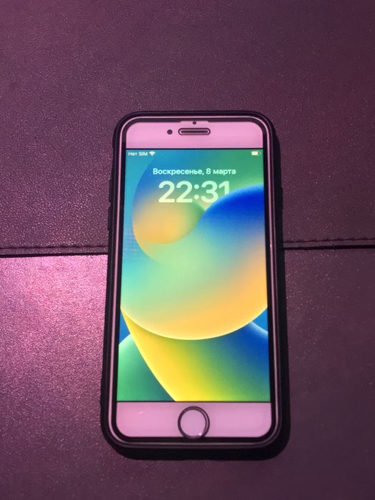 iPhone 8 в хорошем состоянии