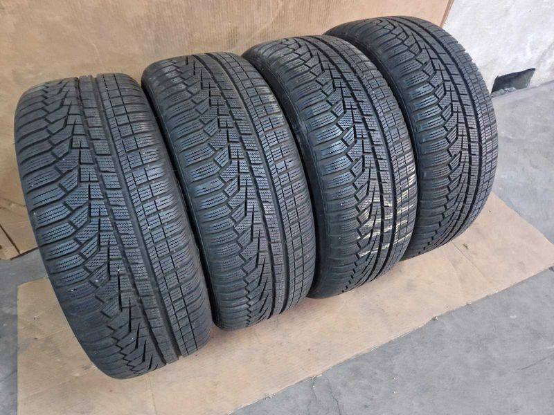 4 броя Hankook R19 235/50/ 
зимни гуми 
DOT3719