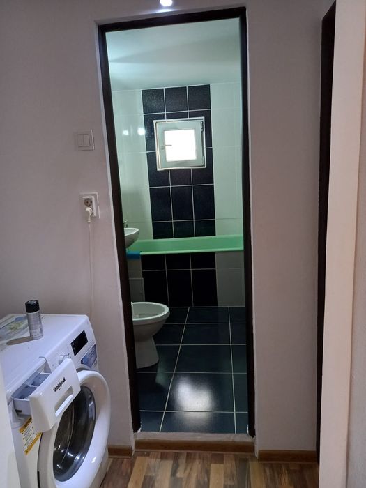 Apartament  3 camere de închiriat