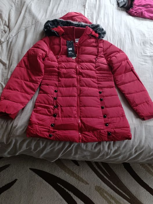 Дамско яке червено