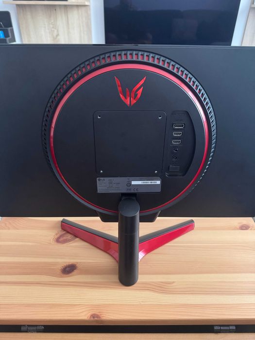 Monitoare Gaming LED IPS LG UltraGear 23.8'', 144Hz, 1ms - IMPECABILE