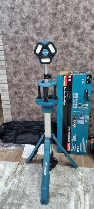 Мачта( фонарь) MAKITA