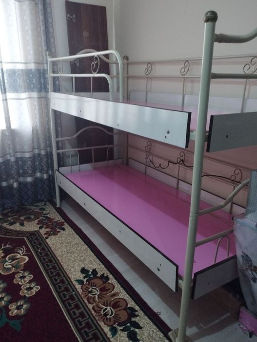 Kattalar  va bolalar uchun Kravat sotiladi