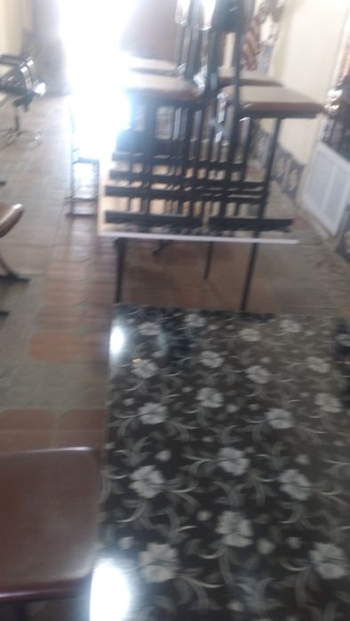 Продаётся стол и стуля.