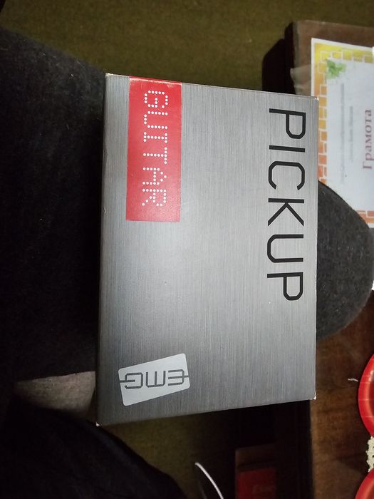 Gotoh tremolo, locking tuners, locking nut, emg 81