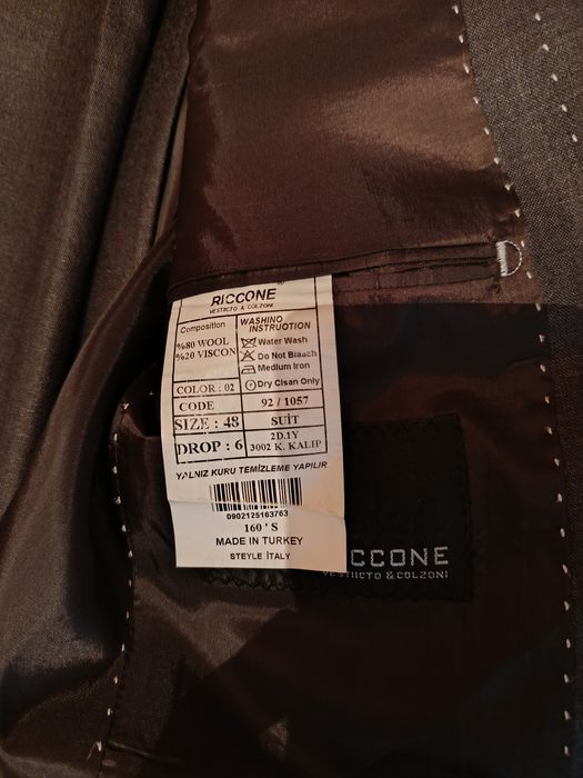 Продам: 3 костюма