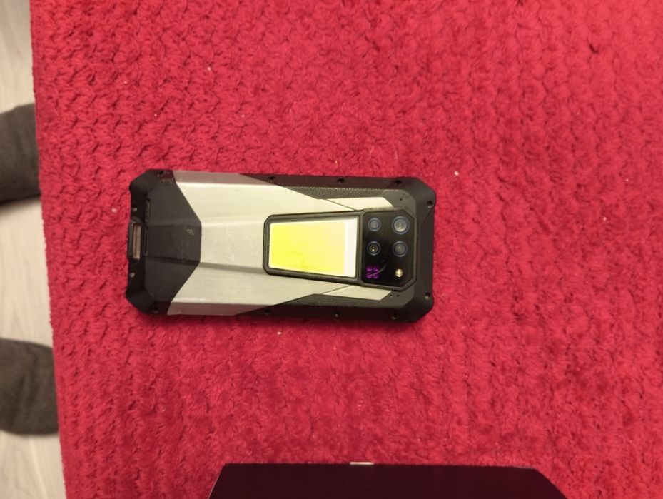 Tank3 pro telefon cu proiector