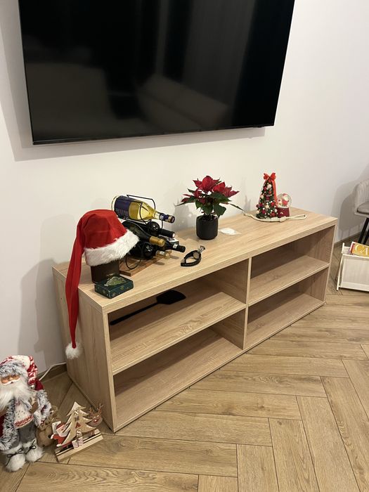 Vand comoda TV (sufragerie)