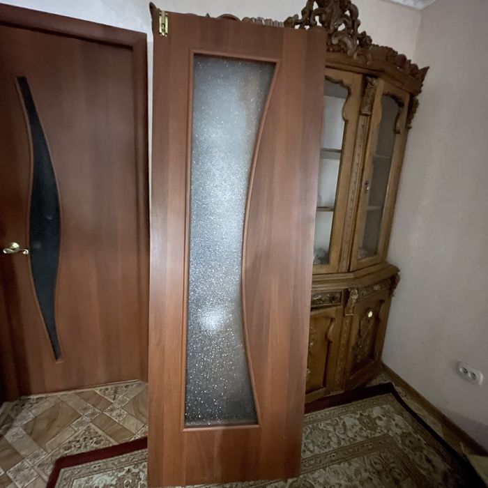 Двери б/у межкомнатные