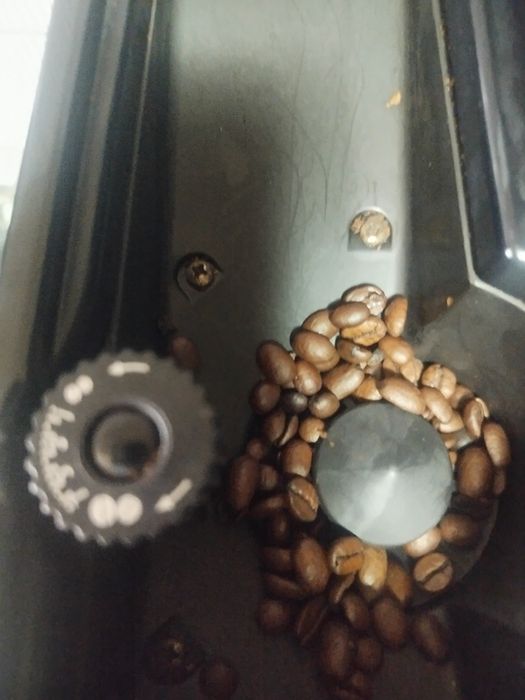 Expresor Delonghi boabe/ măcinată ; Spumator lapte