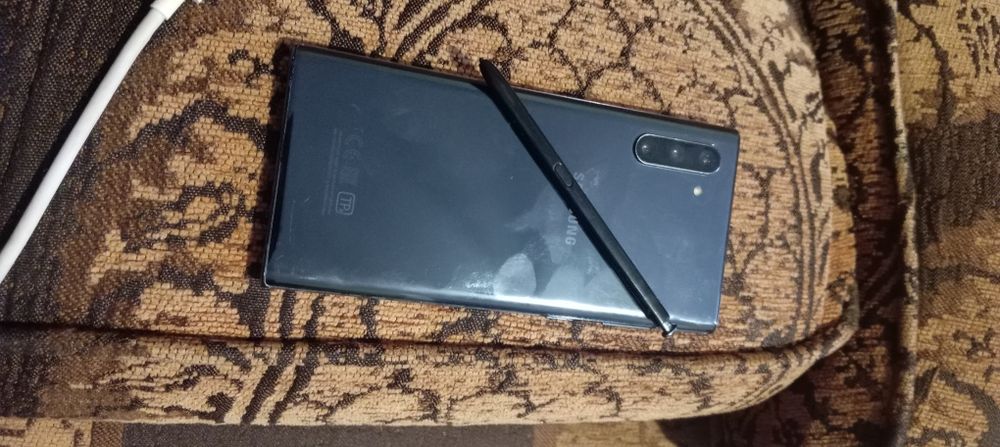 Продам самсунг нот 10