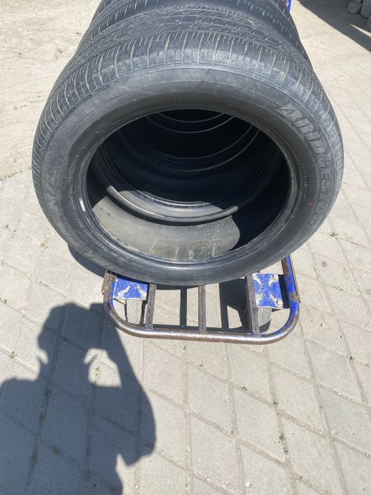 Продам  б/у шины  235/55R19 Brigestone