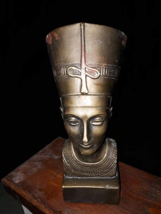 Statuete vechi frumoase