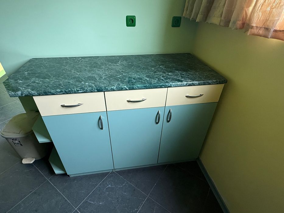 Шкаф за кухня или трапезария