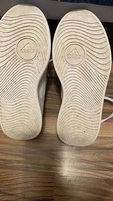 Adidas маратонки 100лв