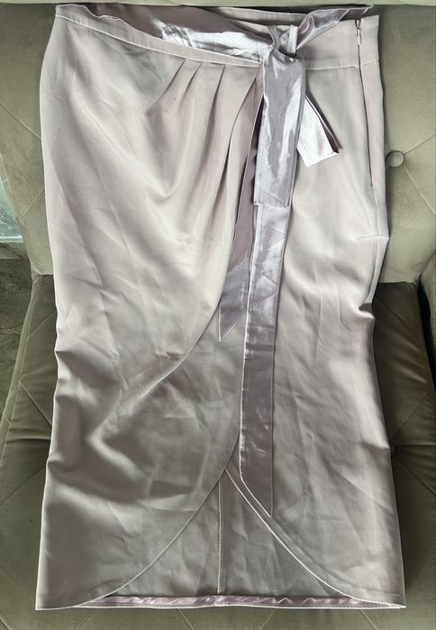 Tinuta fin 2 piese , fusta trei sferturi si corset