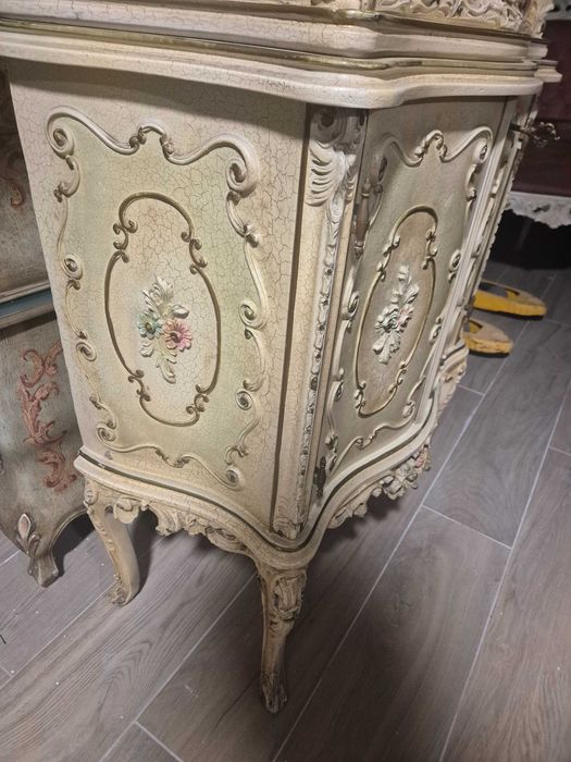 Vitrină stil venețian