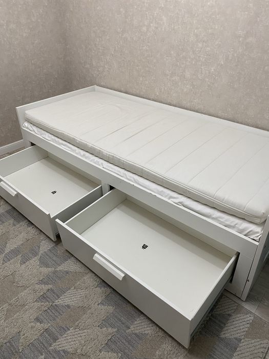 Продам кровать IKEA